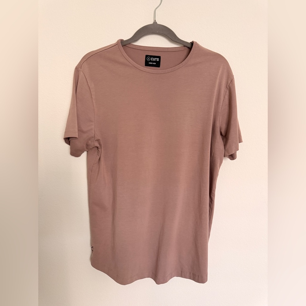 Cuts Clothing Men's Curved Hem Shirt